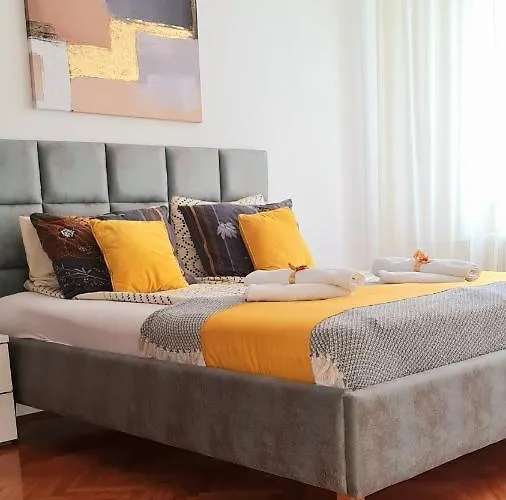 Downtown Star Apartment
